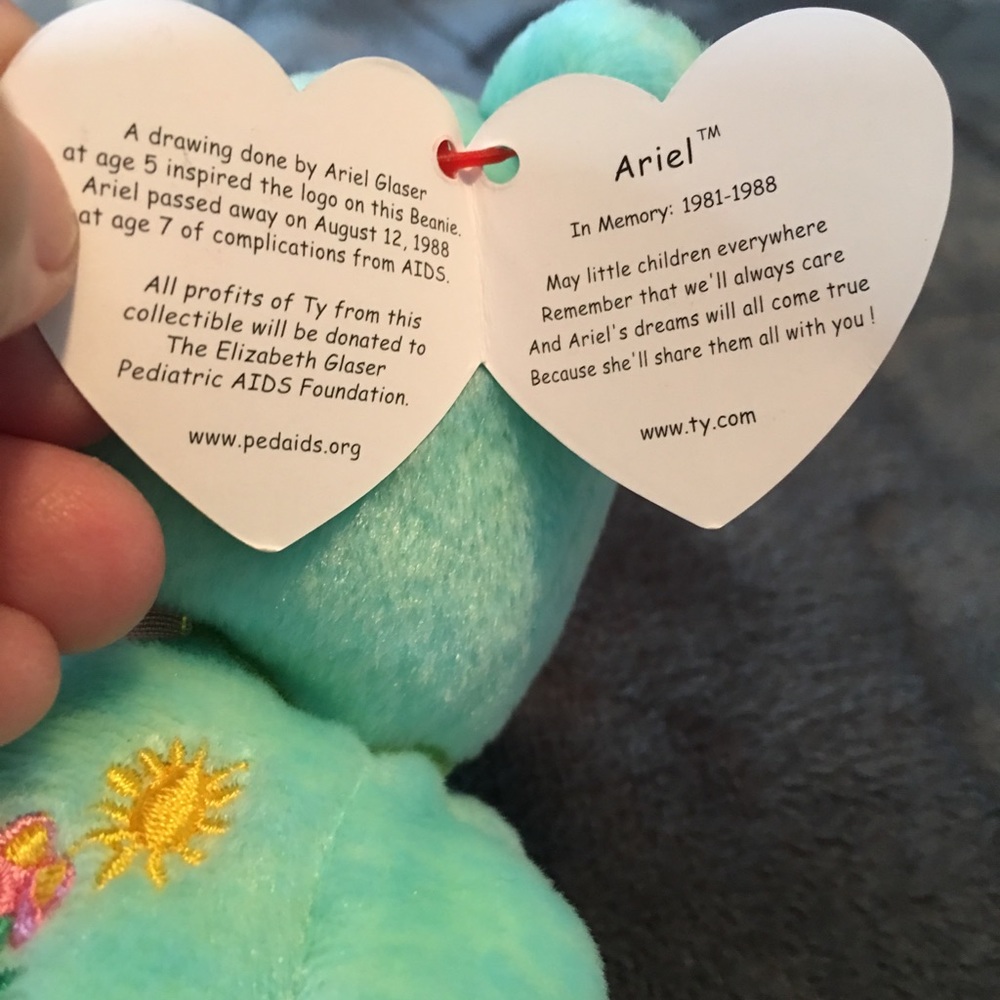 Ariel Memorial Beanie Bear - Picture 2 of 4